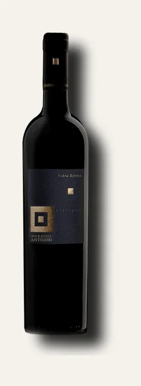 Pedra Scritta, organic red: midnight blue label with the square in gold and the word biologico set in transparency