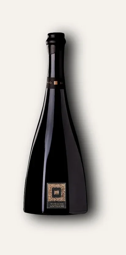The octagonal Bovale bottle: no large label, only the square and the winery name low on the dark glass