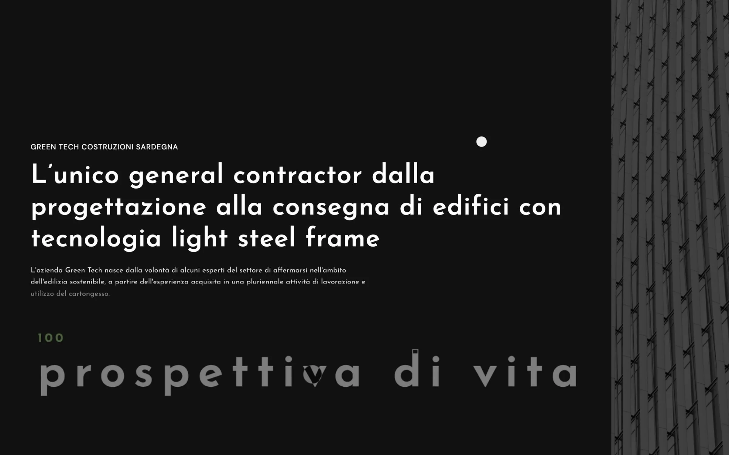 The opening of the first website, 2021: the general contractor claim in white on black and the «100 prospettiva di vita» signature in spaced letters, beside a close-up of a steel profile wall