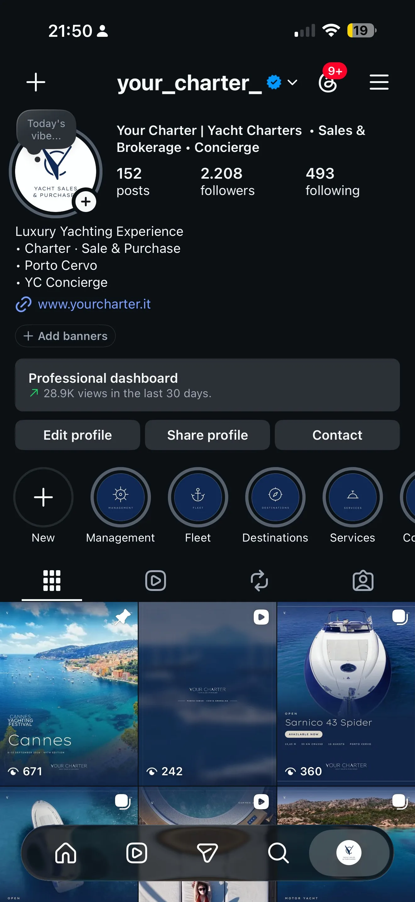 Il profilo Instagram di Your Charter: bio con flotta e concierge, highlight per Fleet, Services, Destinations e Concierge
