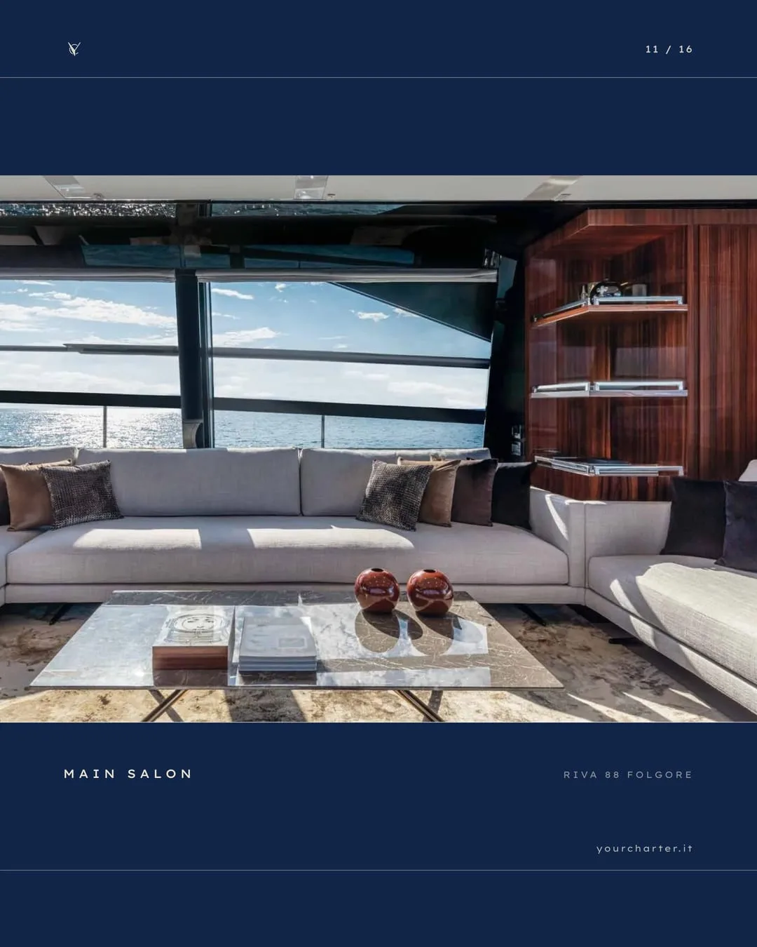 «Main salon»: il salone principale, fra mogano, marmo e vetrate a tutta altezza