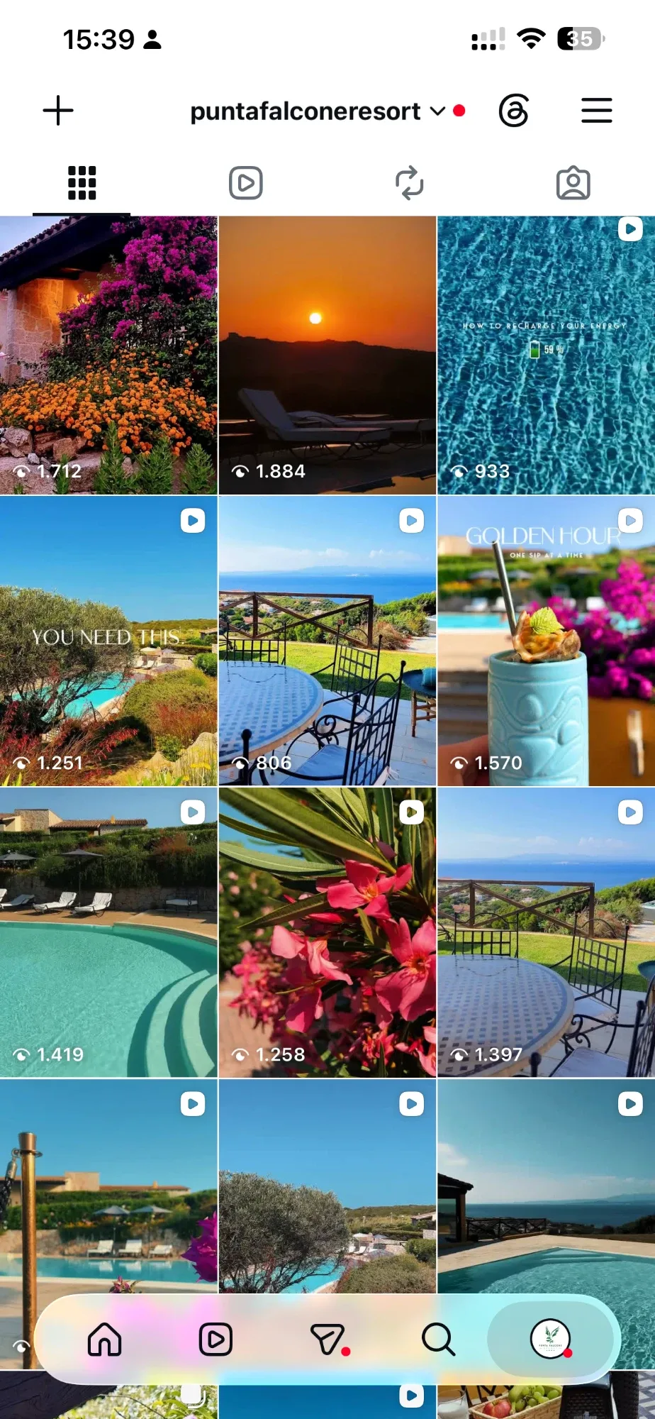Il feed del resort: piscine, tramonti, bougainville e la costa di Santa Teresa Gallura