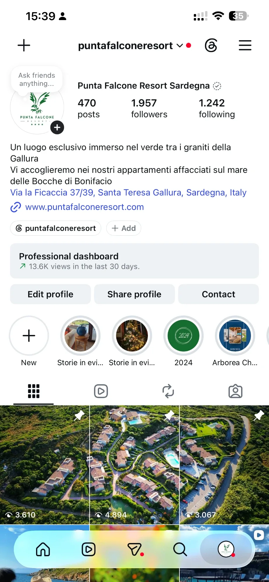Il profilo Instagram di Punta Falcone Resort Sardegna: la bio con gli appartamenti affacciati sulle Bocche di Bonifacio e la griglia con le viste aeree del resort